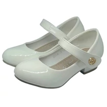 Alkalmi kopogós kislány lakkcipő