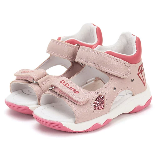 Könnyű, valódi bőr, baby pink D.D.step gyerekszandál, oldalán villogó LED