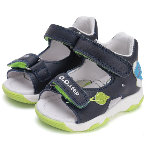 Könnyű, valódi bőr D.D.step gyerekszandál, oldalán villogó LED