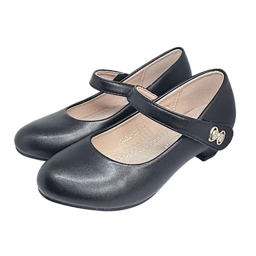 Alkalmi fedettbőr, kopogós lánykacipő