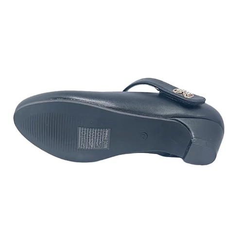 Alkalmi fedettbőr, kopogós lánykacipő